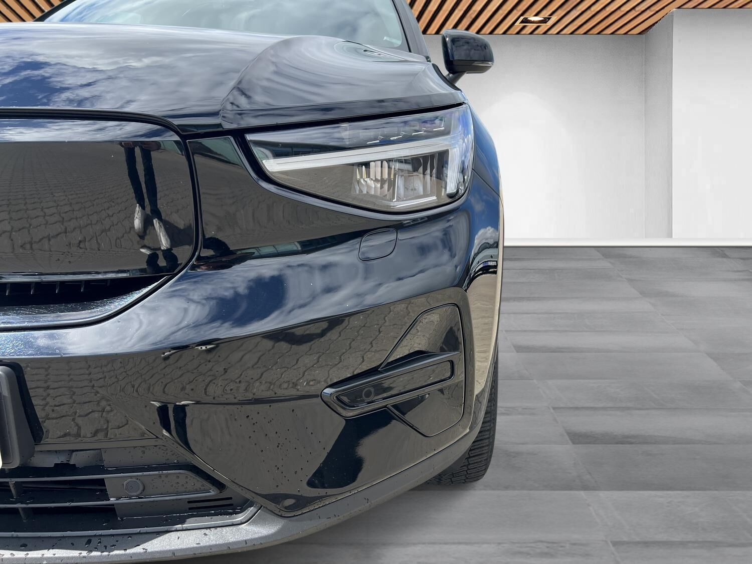 Sort Volvo XC40 fra 2023