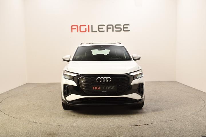 Hvid Audi Q4 e-tron fra 2021