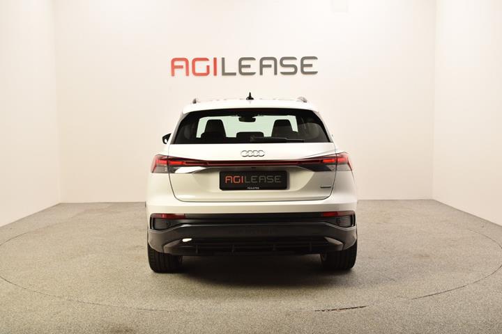 Hvid Audi Q4 e-tron fra 2021