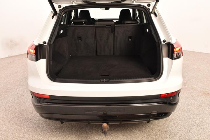Hvid Audi Q4 e-tron fra 2021