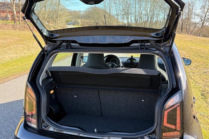 Sort VW UP! fra 2017