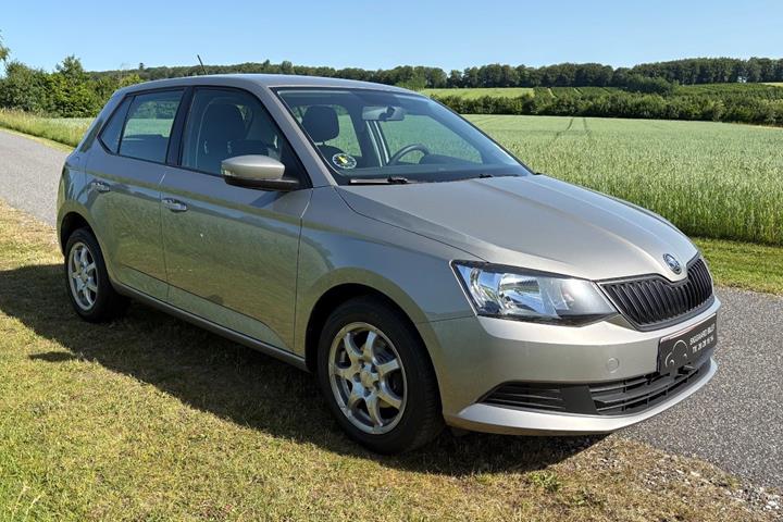 Orange Skoda Fabia fra 2018