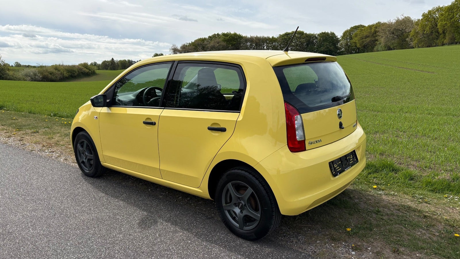 Gul Skoda Citigo fra 2019