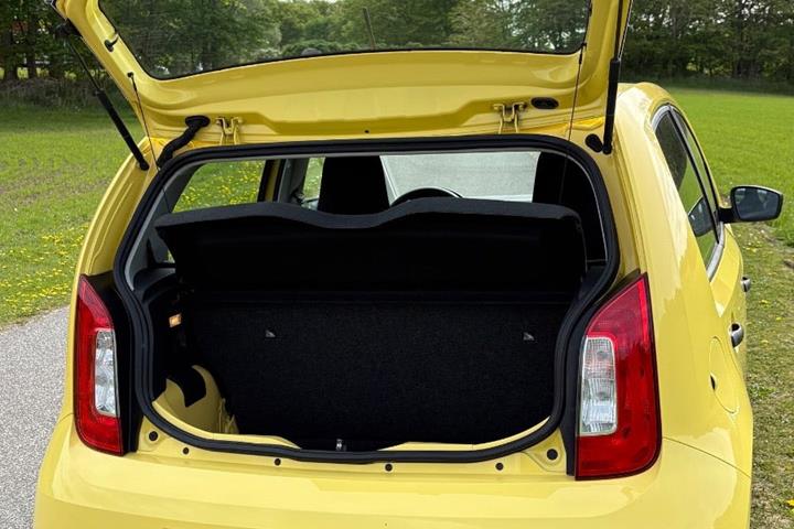 Gul Skoda Citigo fra 2019