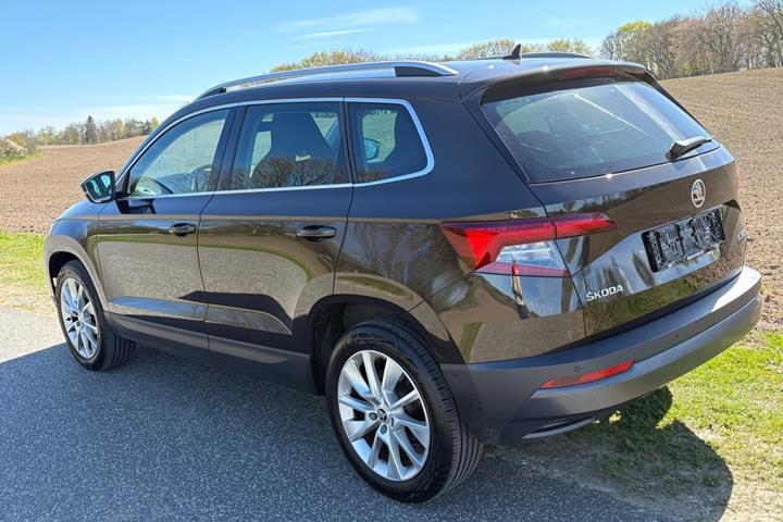 Brun Skoda Karoq fra 2019