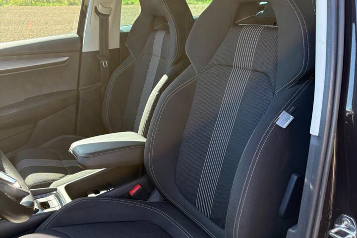 Brun Skoda Karoq fra 2019