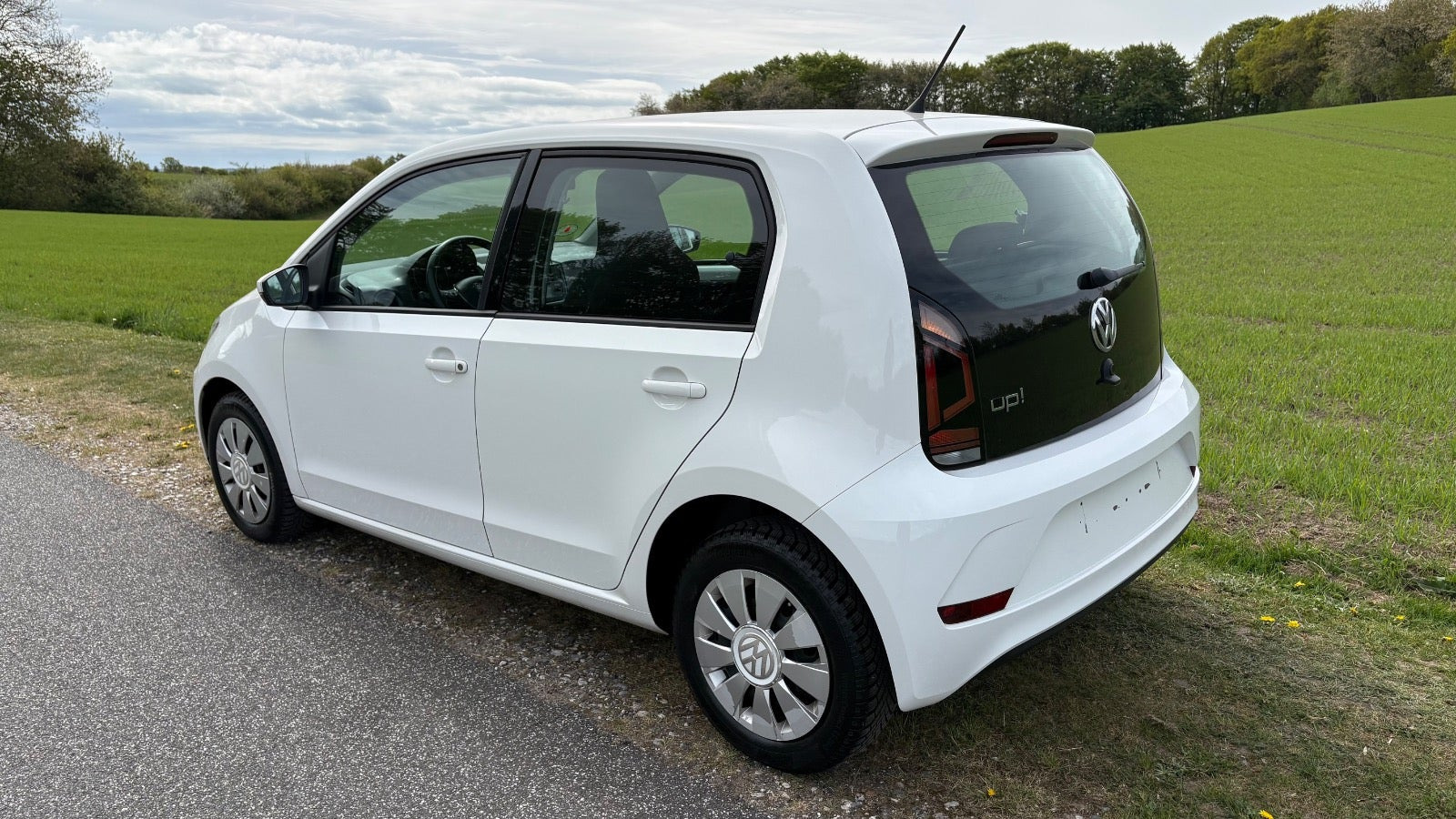 Hvid VW UP! fra 2019