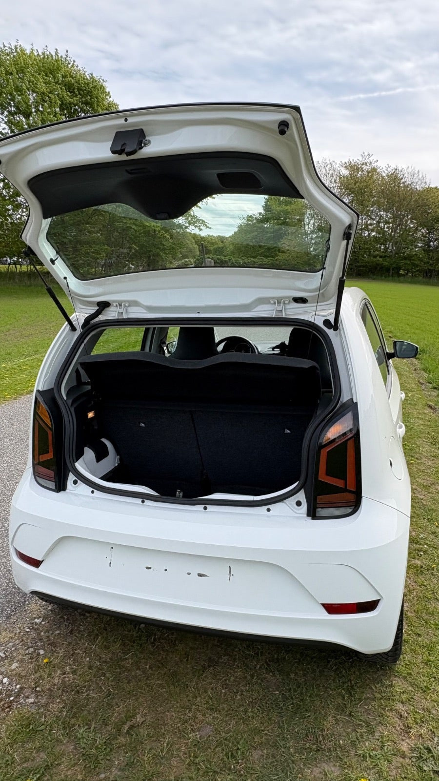 Hvid VW UP! fra 2019