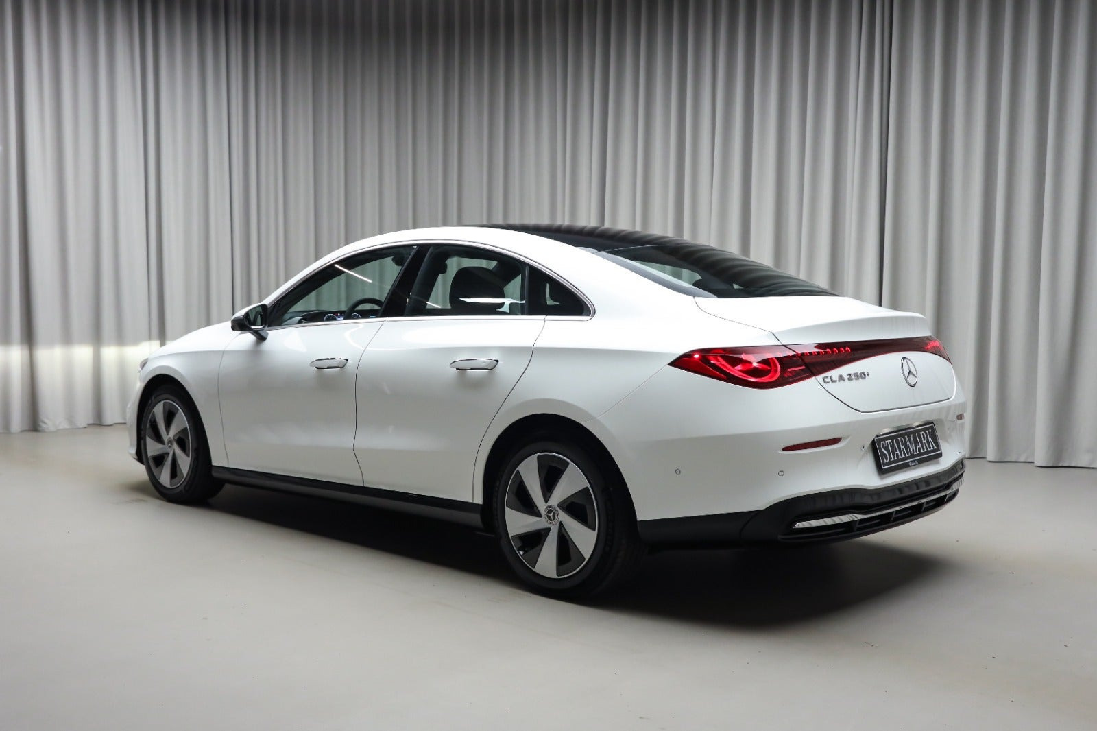 Hvid Mercedes CLA250+ fra 2026