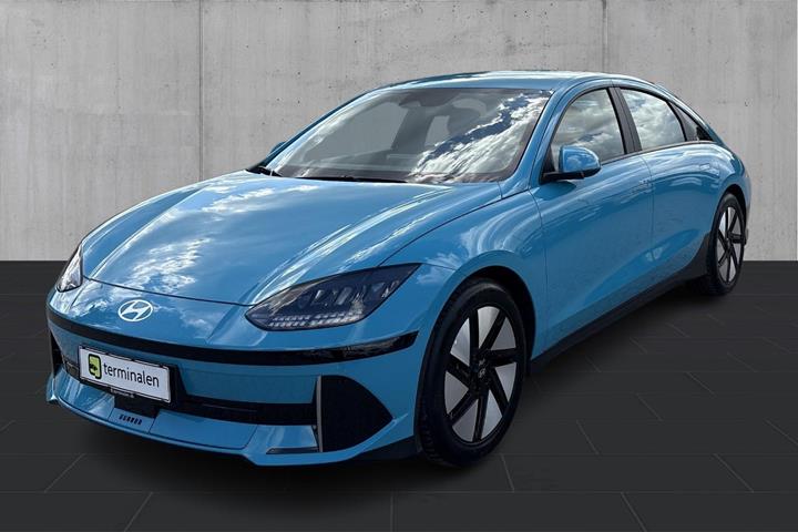 Blå Hyundai Ioniq 6 fra 2023