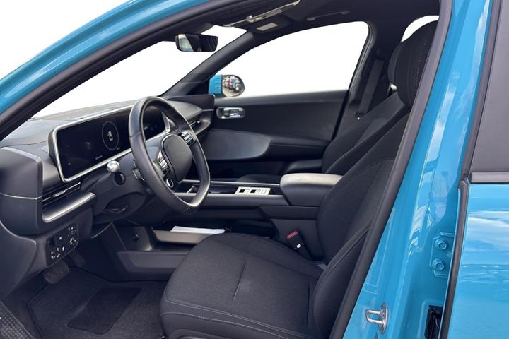 Blå Hyundai Ioniq 6 fra 2023