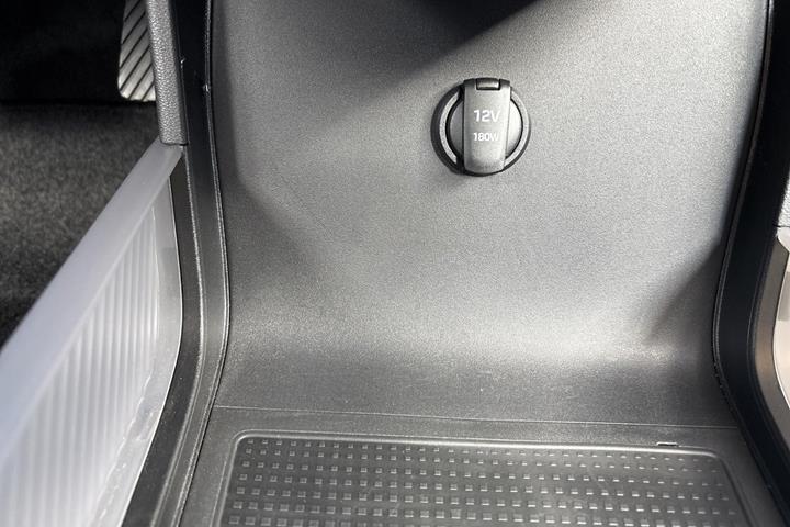 Blå Hyundai Ioniq 6 fra 2023