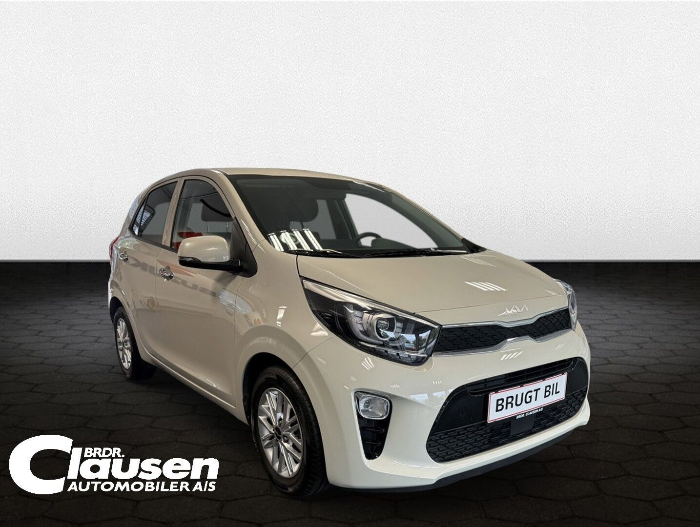 Beige Kia Picanto fra 2024