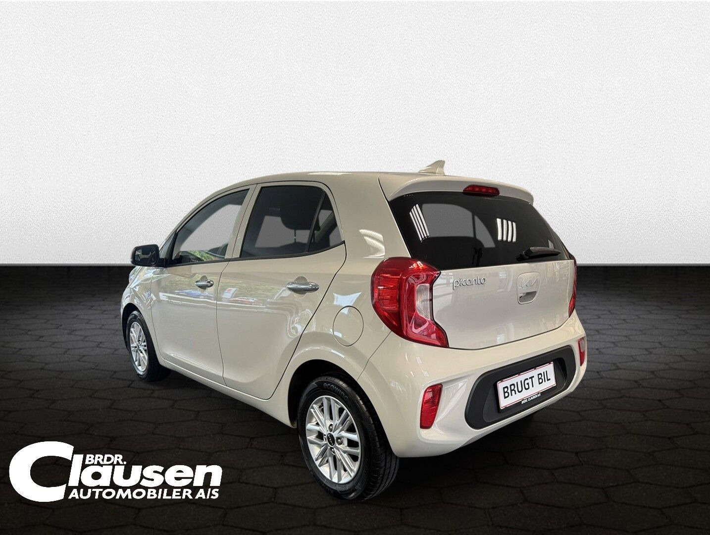 Beige Kia Picanto fra 2024