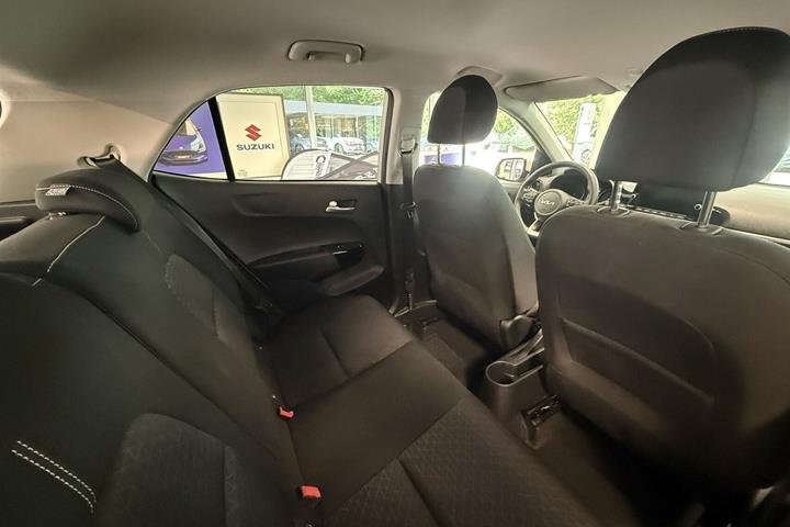Beige Kia Picanto fra 2024