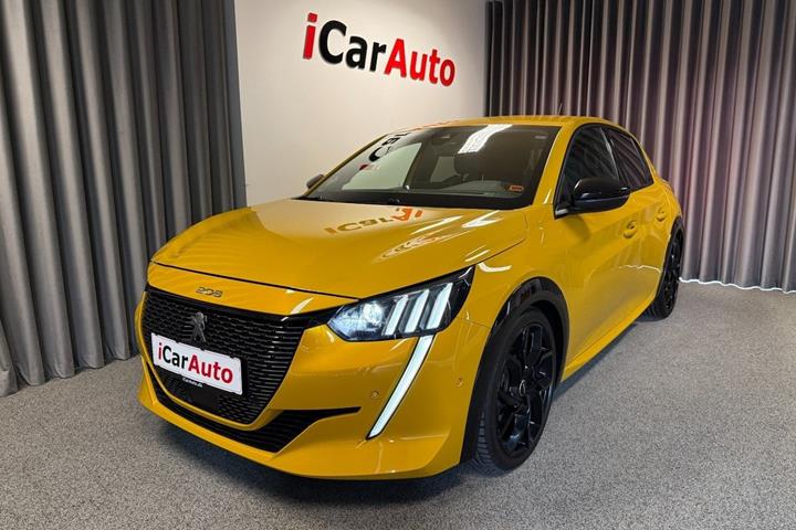 Gul Peugeot 208 fra 2023