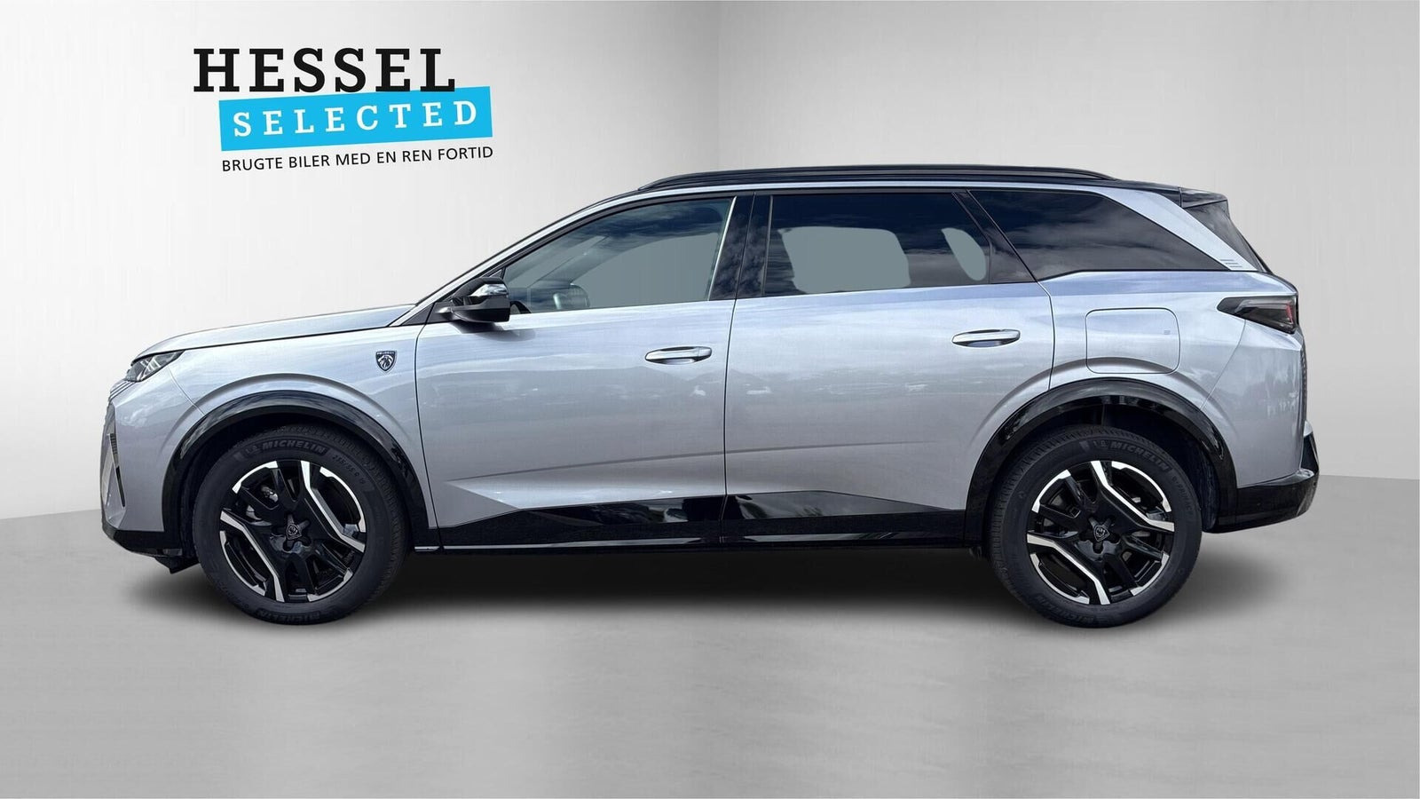 Grå Peugeot e-5008 fra 2025