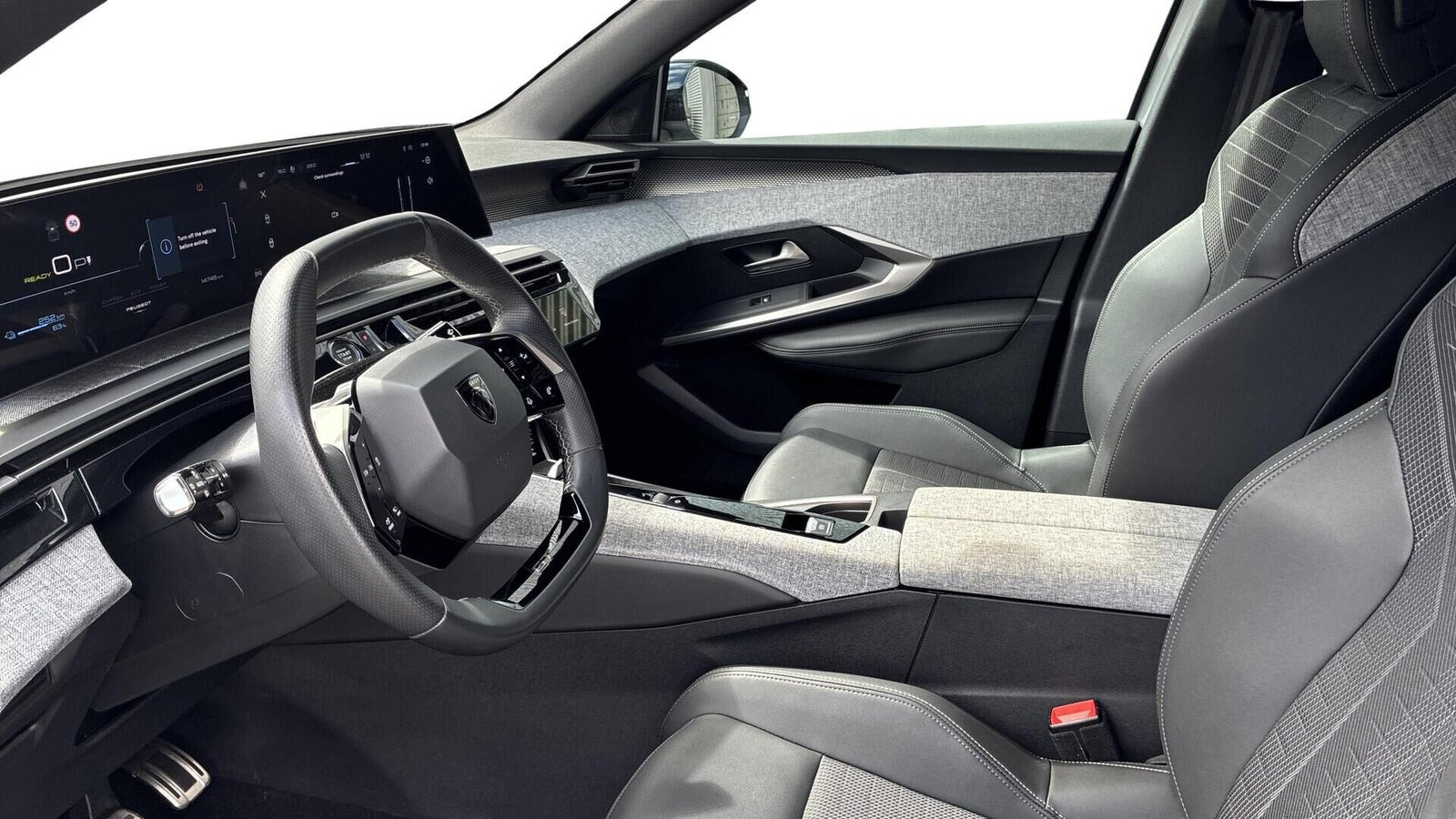 Grå Peugeot e-5008 fra 2025