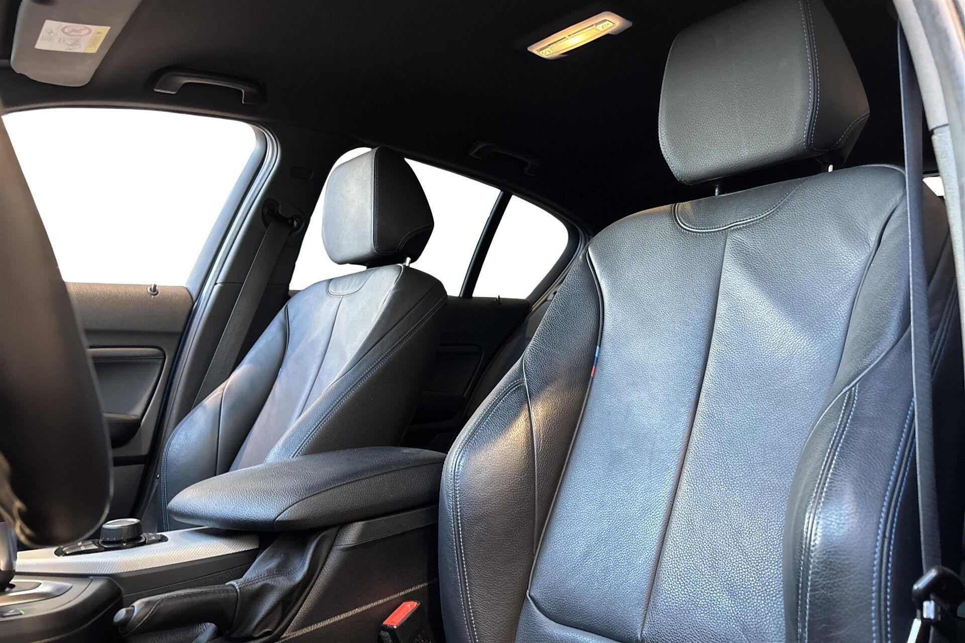 Blå BMW 118i fra 2018