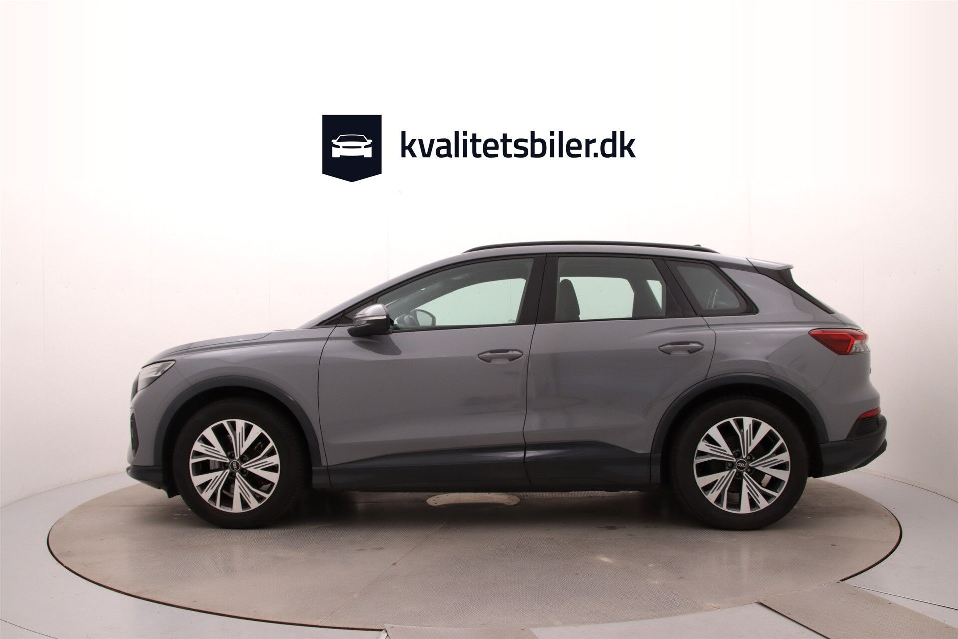 Grå Audi Q4 fra 2022