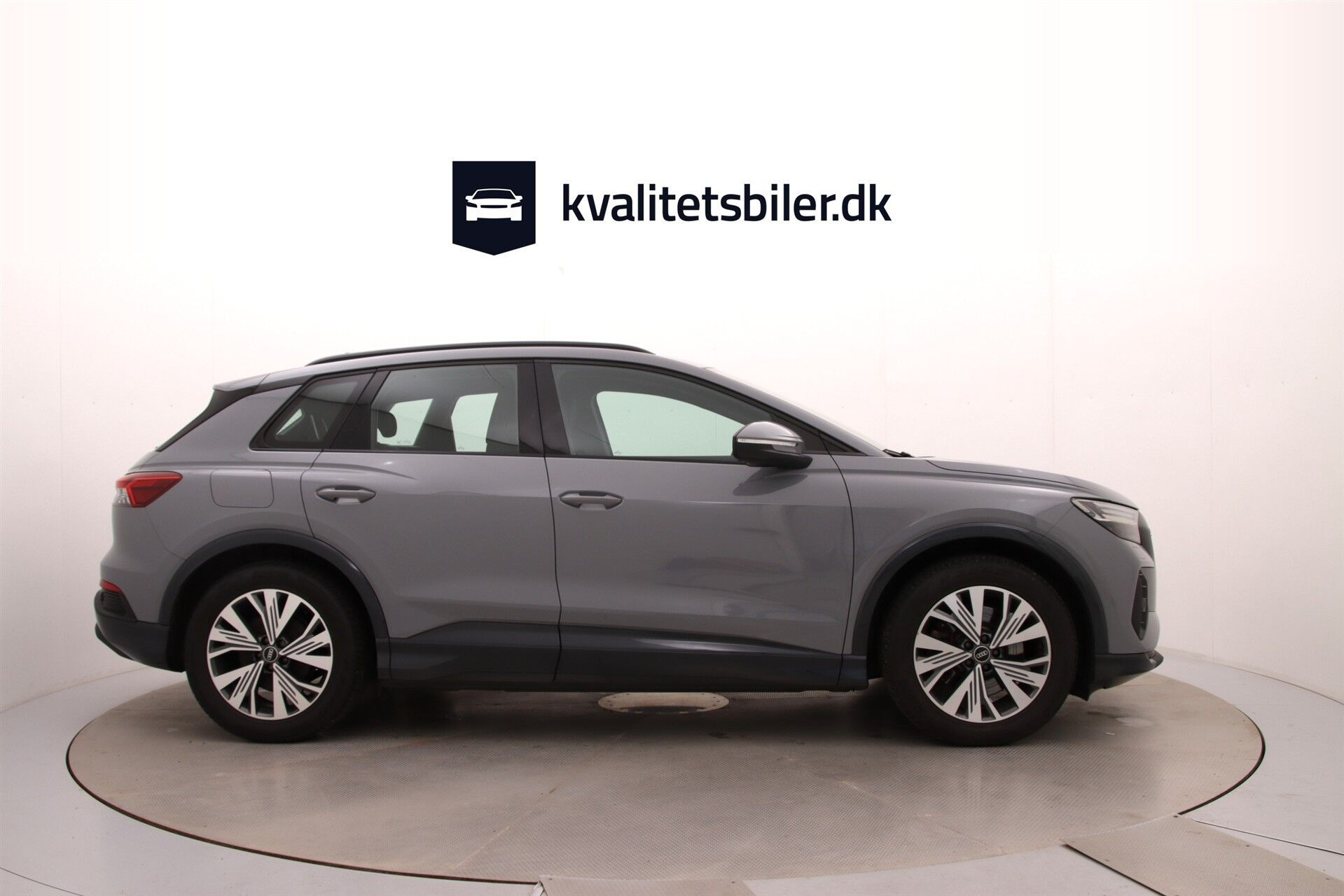 Grå Audi Q4 fra 2022