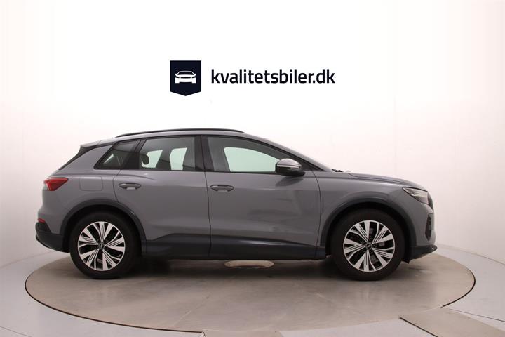 Grå Audi Q4 fra 2022