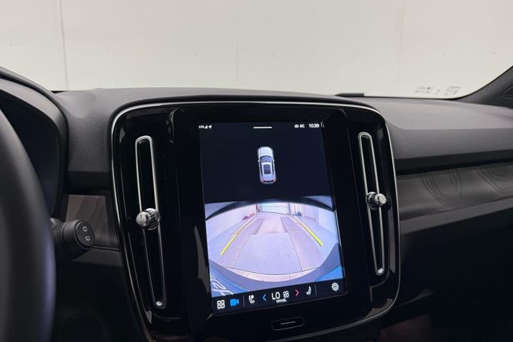 Grøn Volvo XC40 fra 2023