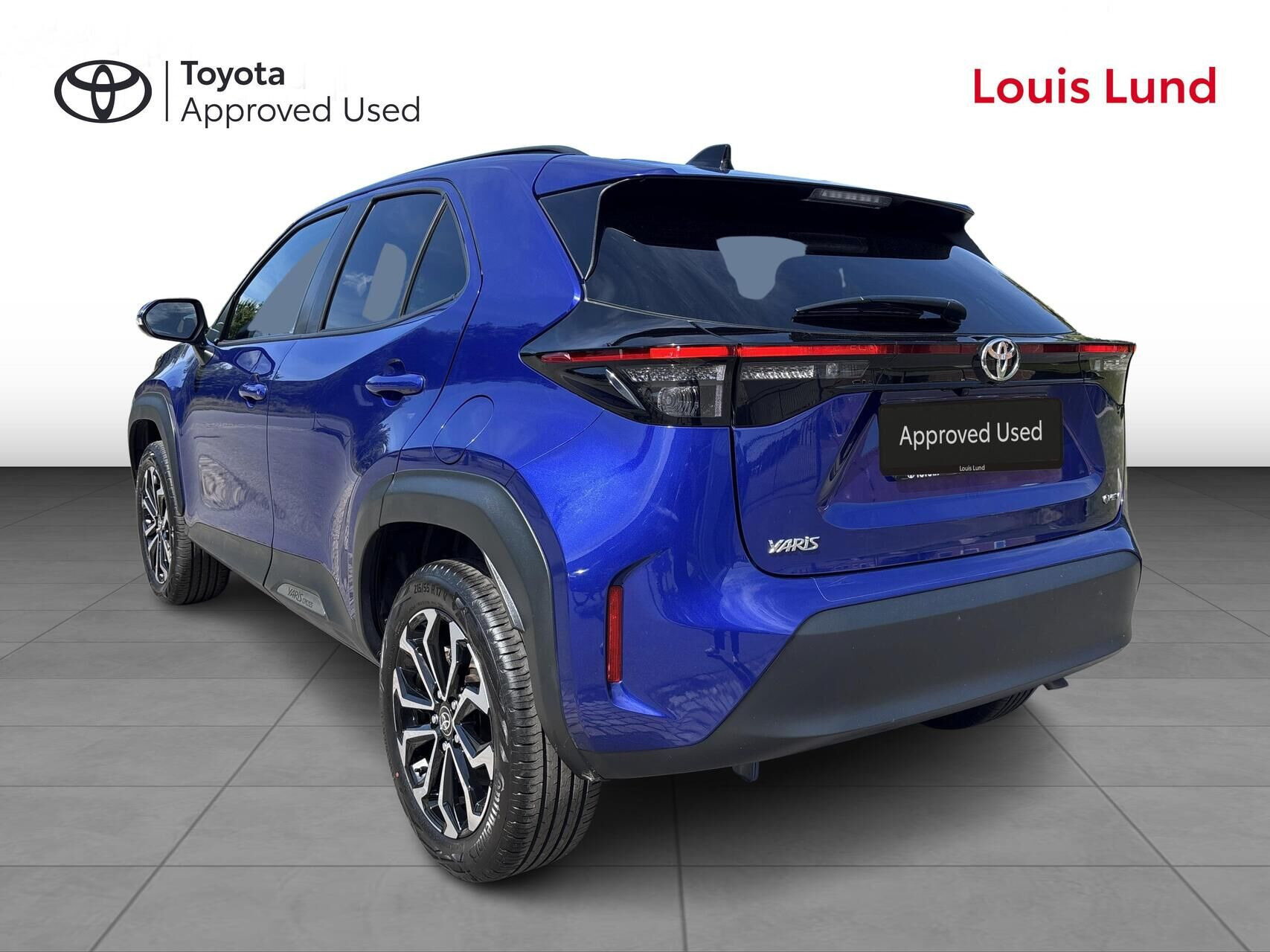 Blå Toyota Yaris Cross fra 2025