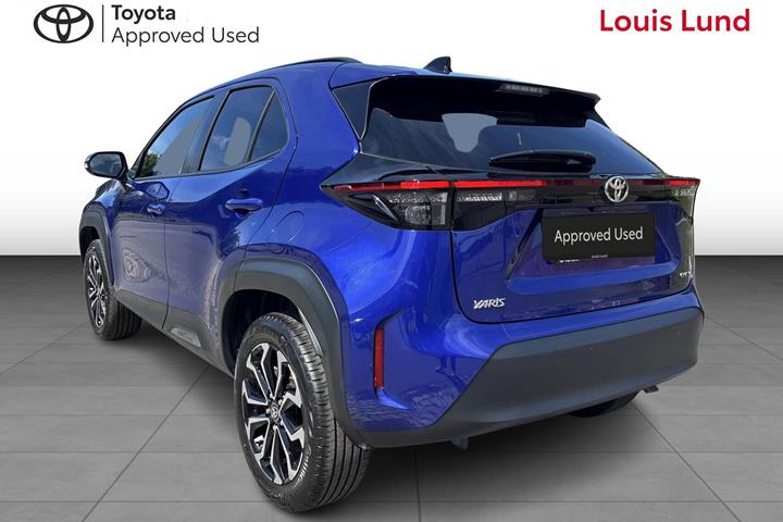 Blå Toyota Yaris Cross fra 2025