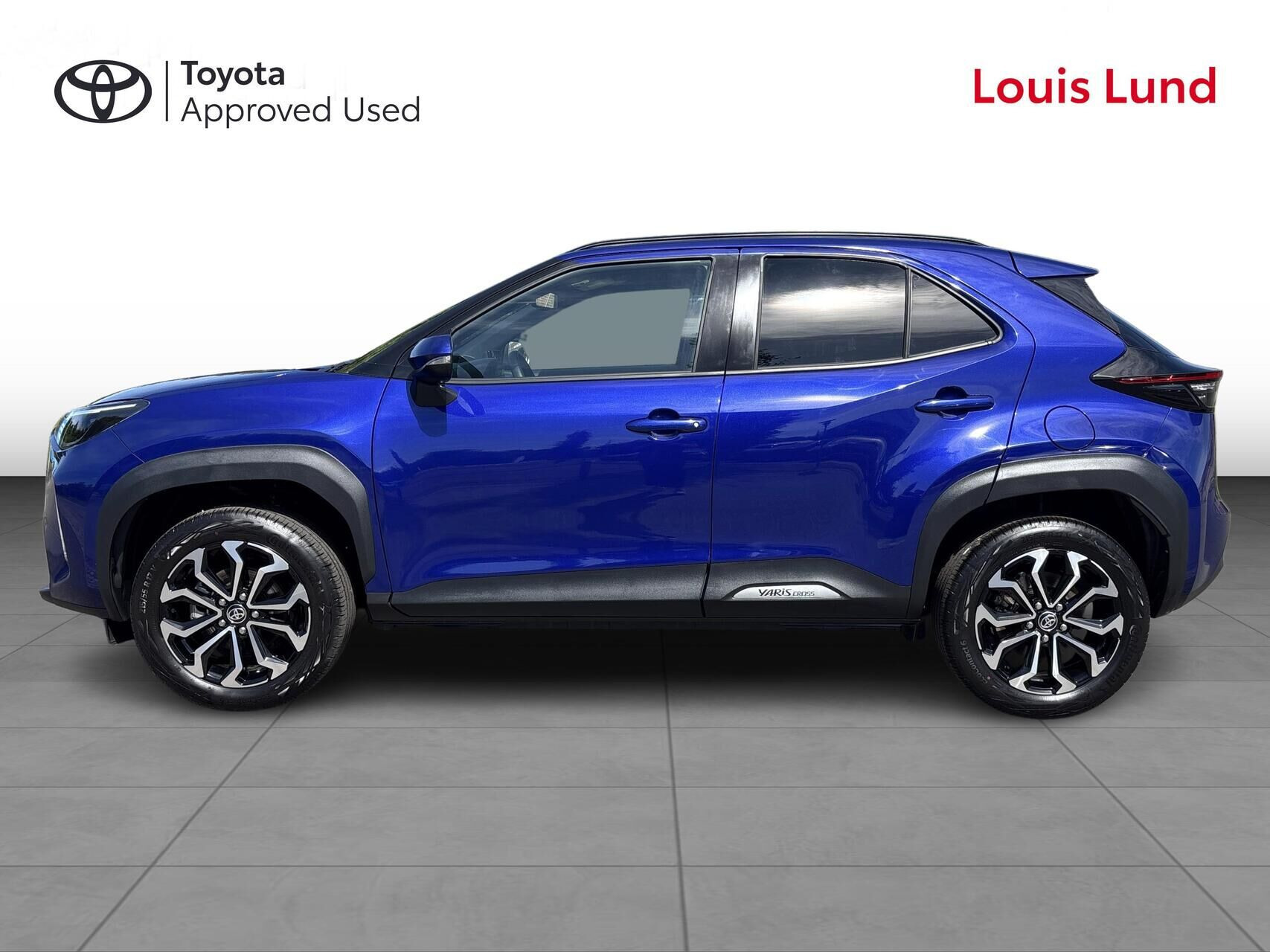 Blå Toyota Yaris Cross fra 2025