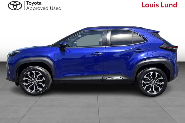 Blå Toyota Yaris Cross fra 2025