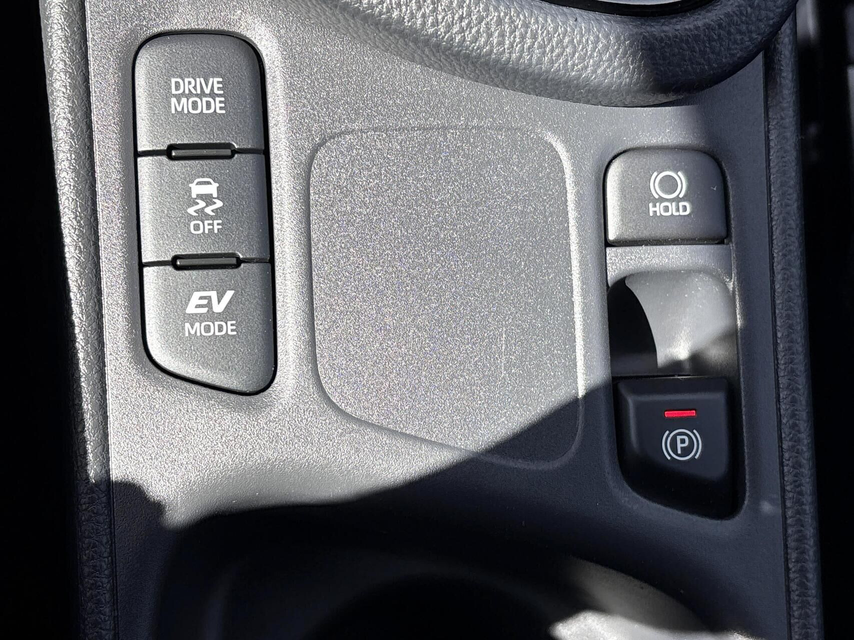 Blå Toyota Yaris Cross fra 2025