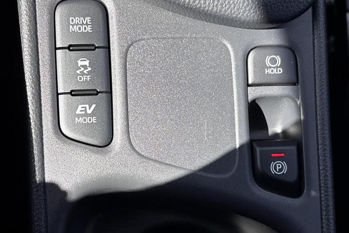 Blå Toyota Yaris Cross fra 2025