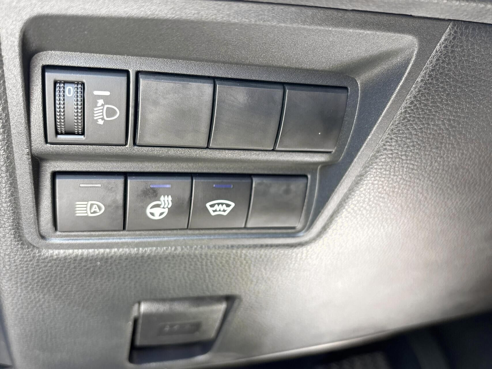 Blå Toyota Yaris Cross fra 2025