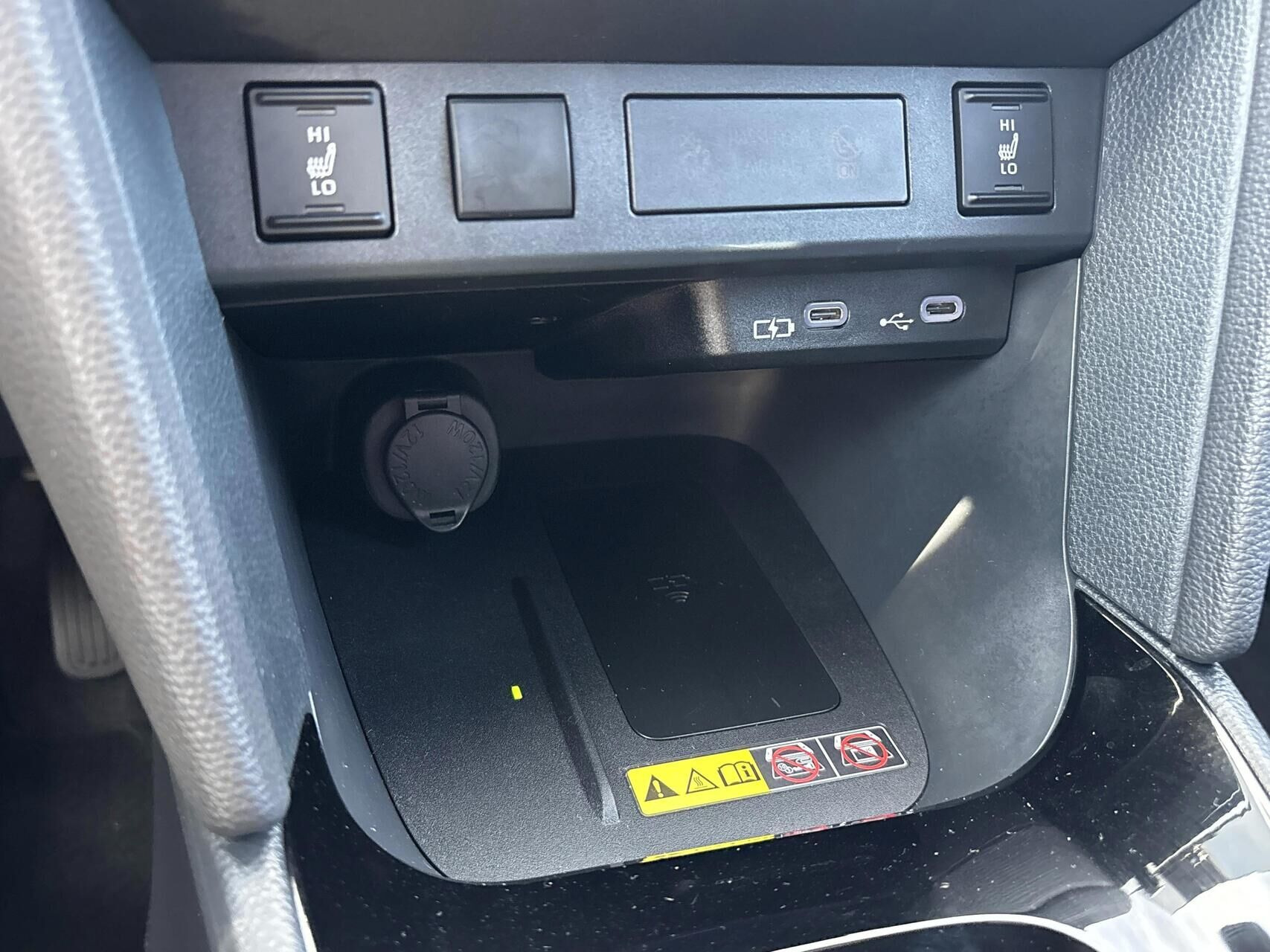 Blå Toyota Yaris Cross fra 2025