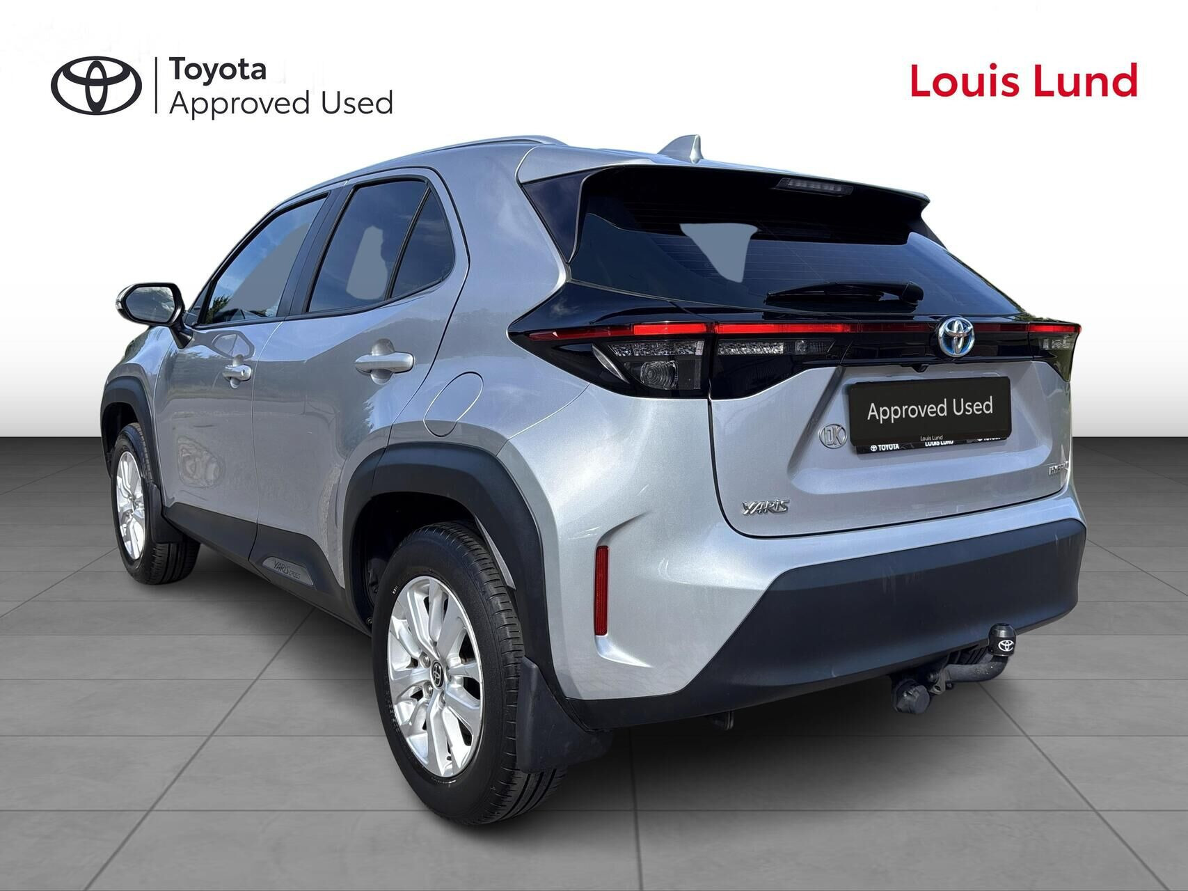 Sølv Toyota Yaris Cross fra 2022