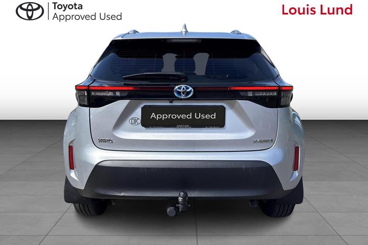 Sølv Toyota Yaris Cross fra 2022