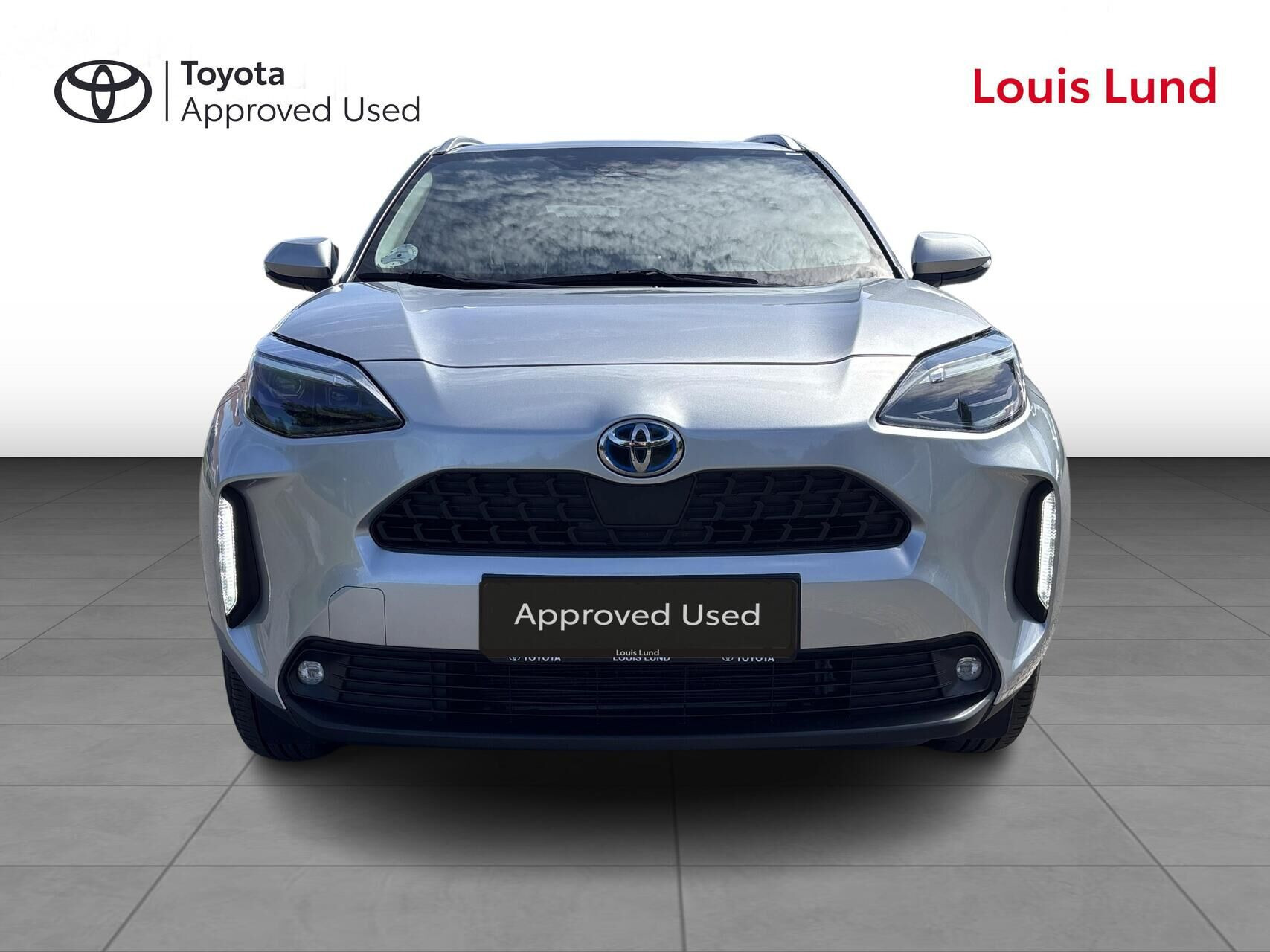 Sølv Toyota Yaris Cross fra 2022