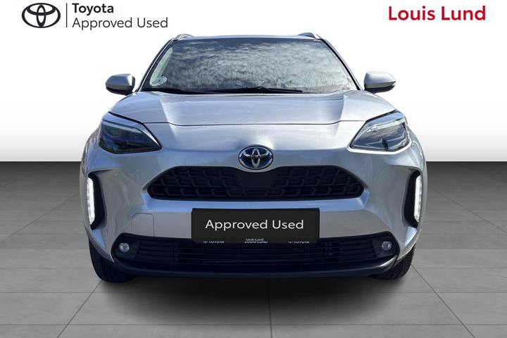 Sølv Toyota Yaris Cross fra 2022