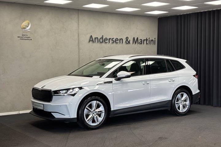 Hvid Skoda Enyaq fra 2023
