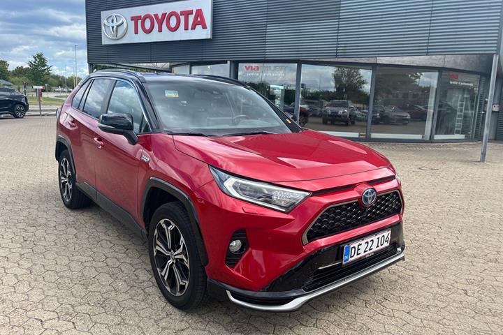 Rød Toyota RAV4 Plug-in fra 2021