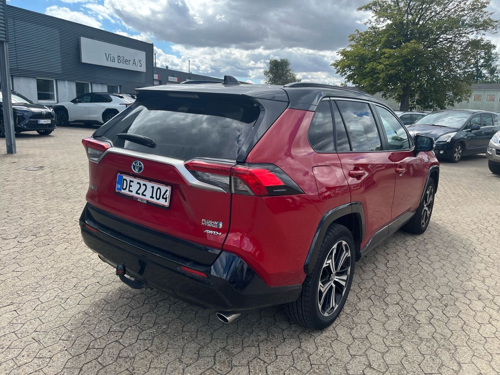 Rød Toyota RAV4 Plug-in fra 2021