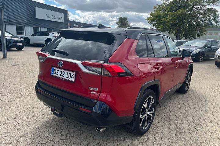Rød Toyota RAV4 Plug-in fra 2021