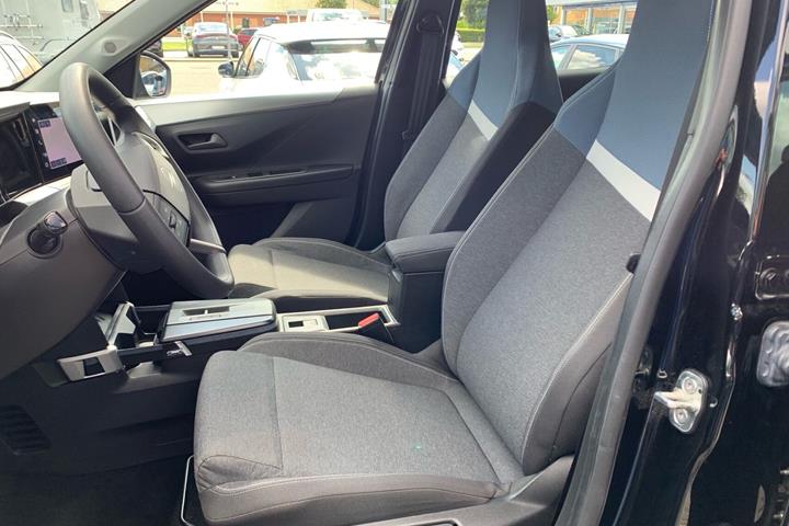 Sort Opel Frontera fra 2025