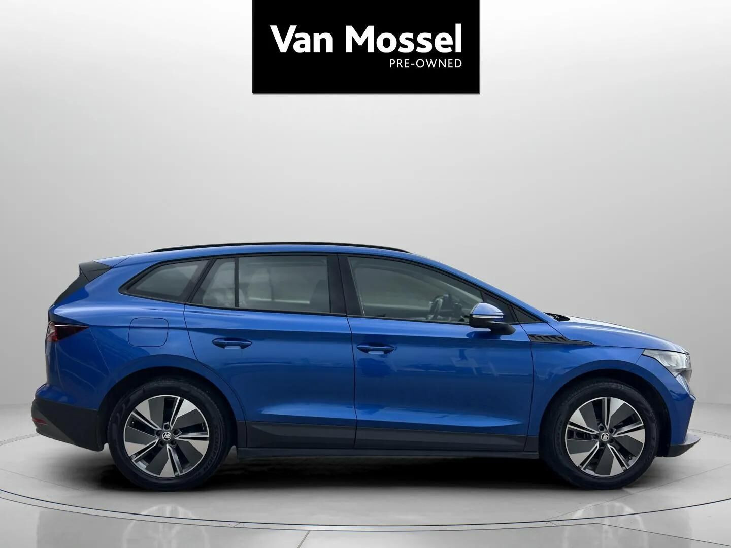 Blå Skoda Enyaq fra 2023