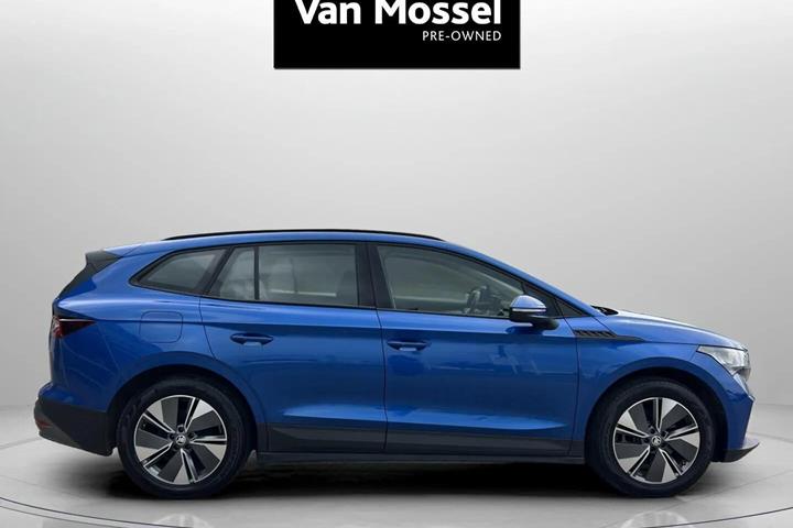 Blå Skoda Enyaq fra 2023