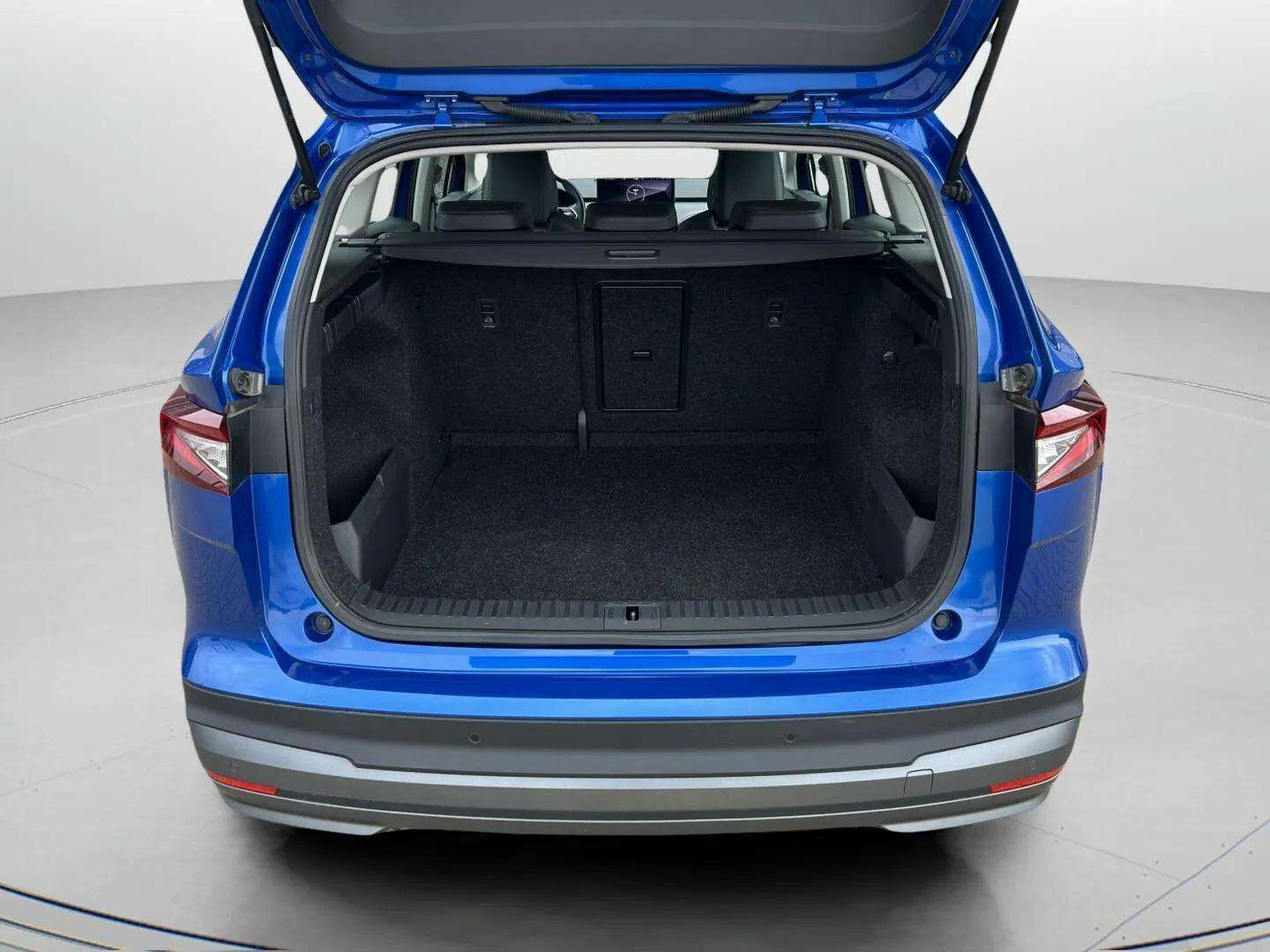 Blå Skoda Enyaq fra 2023