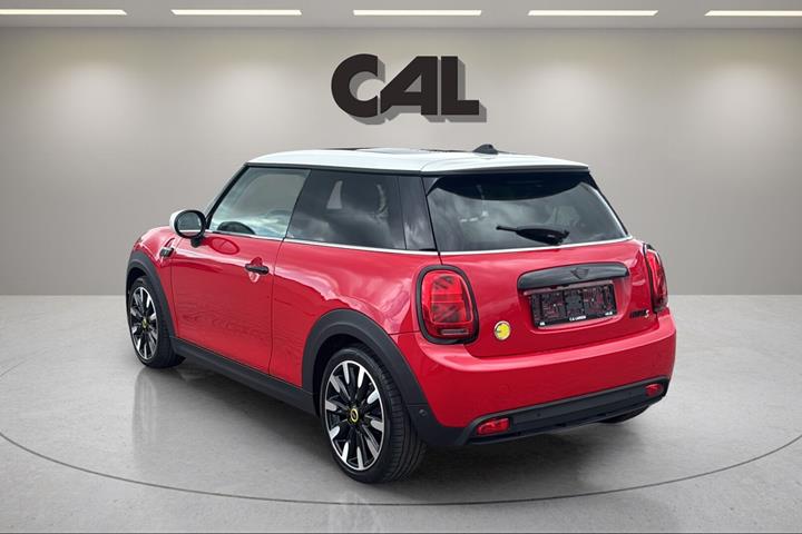 Hvid Mini Cooper fra 2022