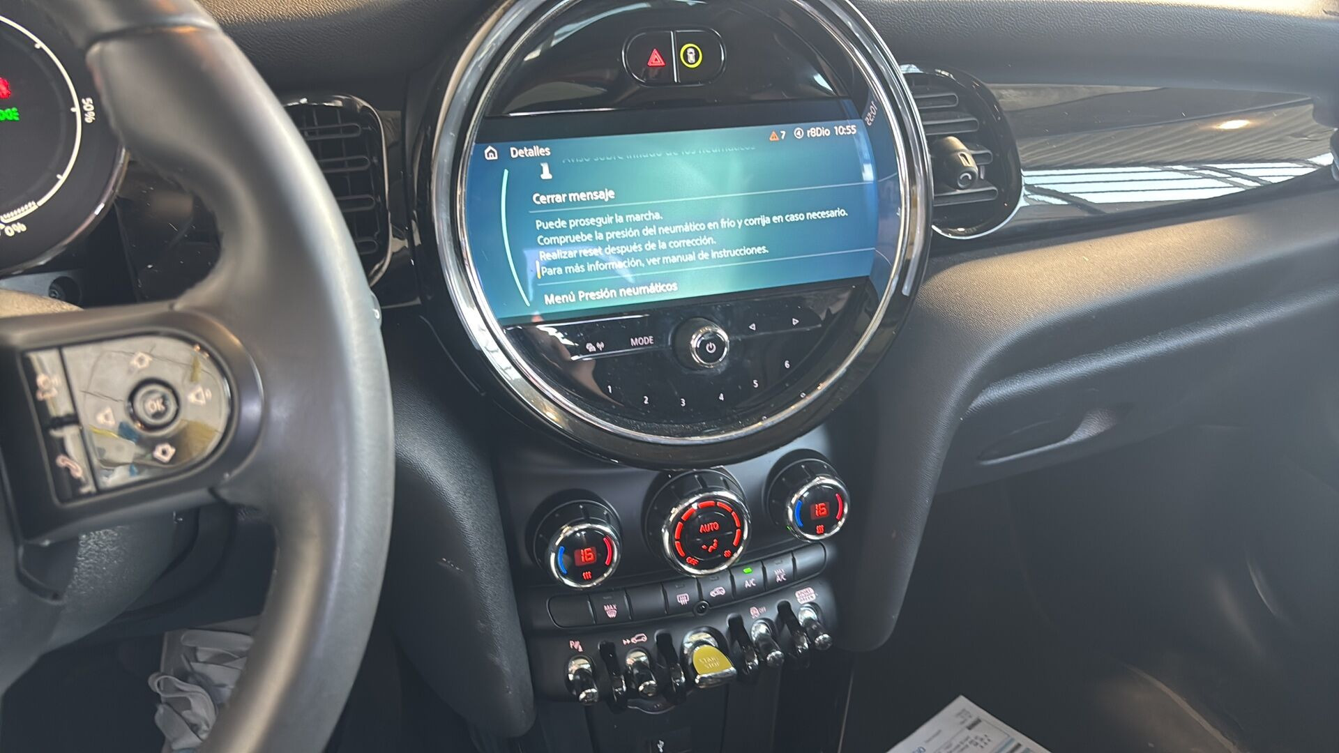 Hvid Mini Cooper fra 2022