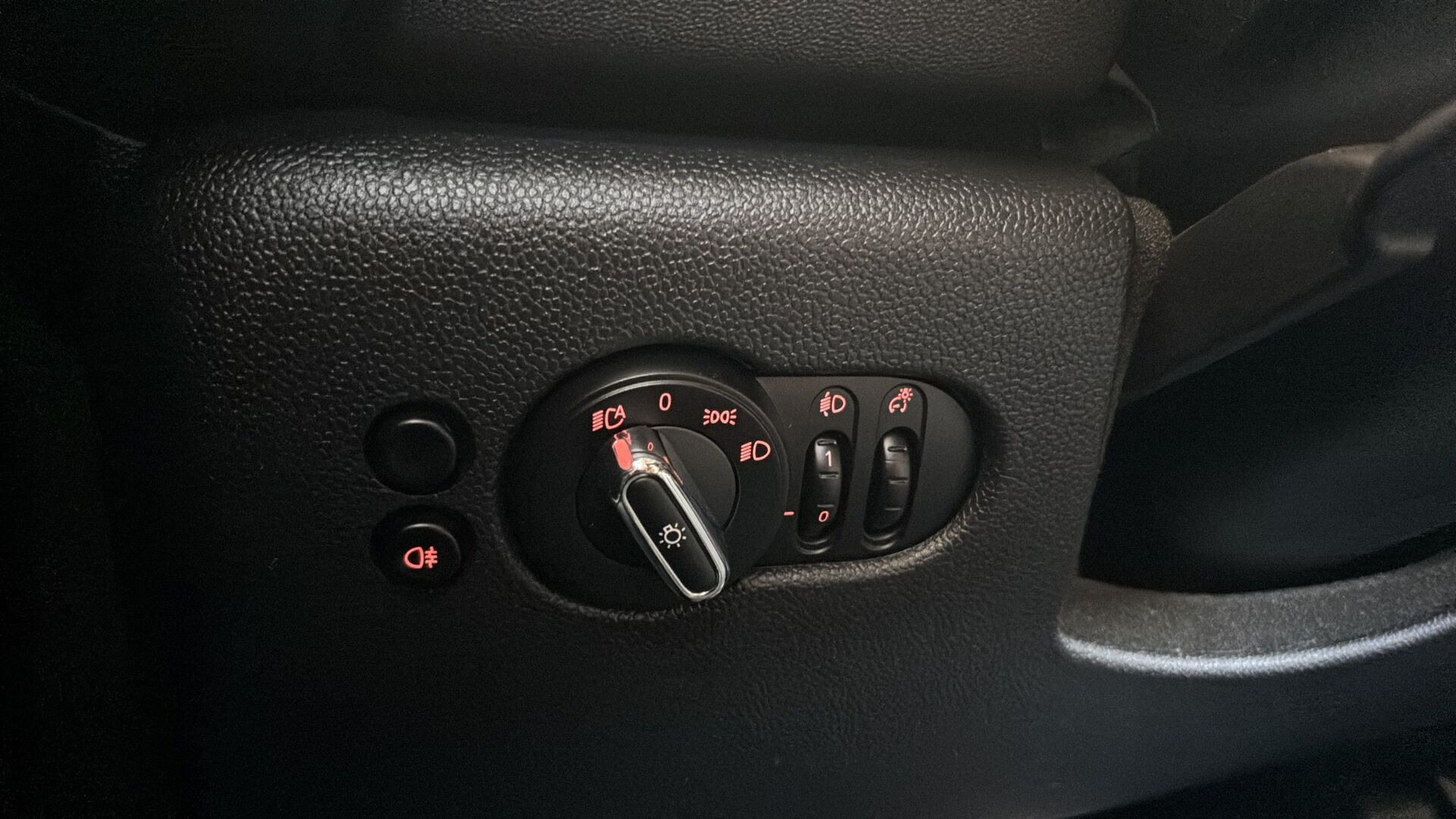Hvid Mini Cooper fra 2022